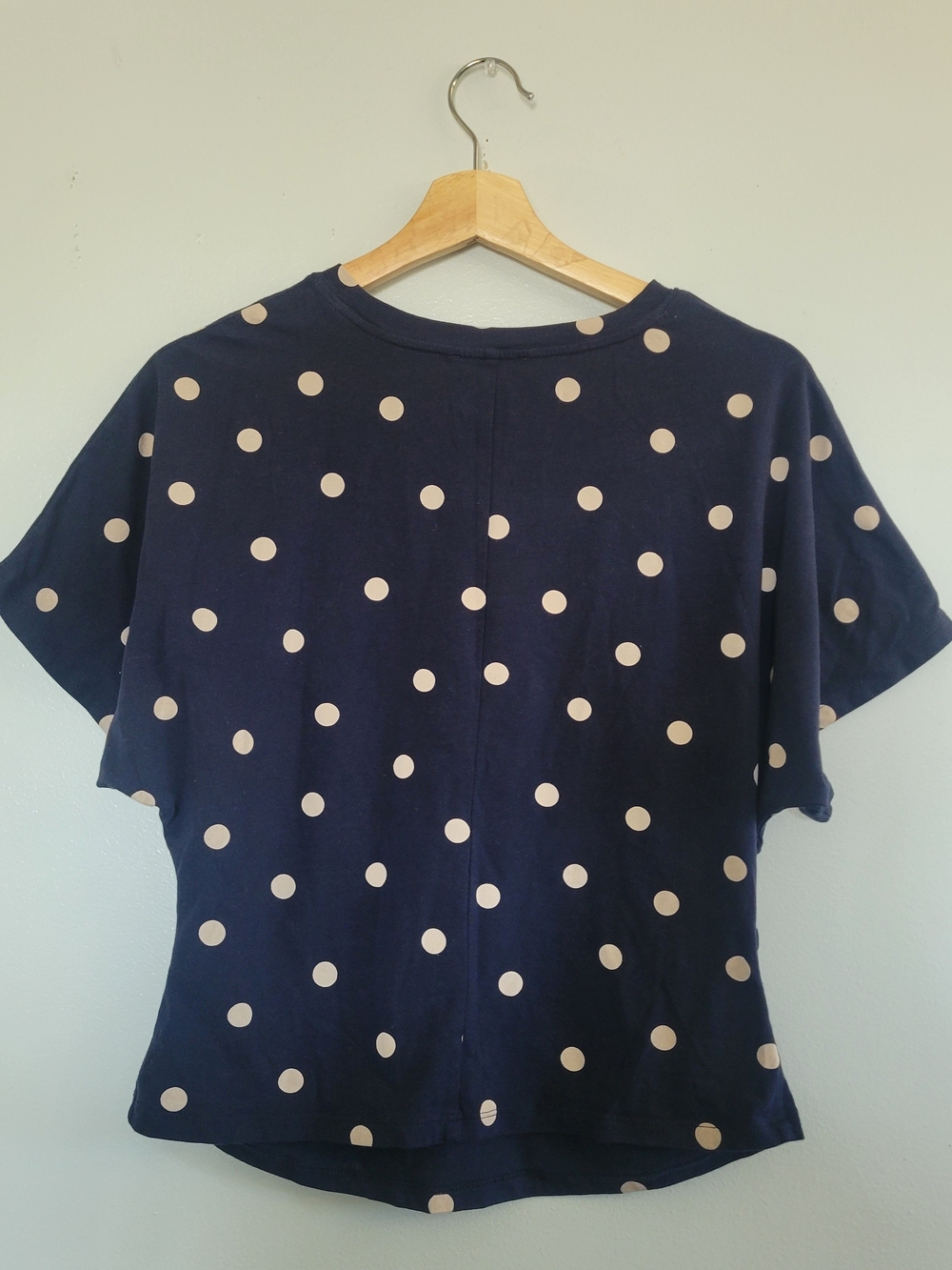 REITMANS Navy Polka Dot Short Sleeve Tee Sz M Shirred Sides Organic Cotton - Picture 6 of 11